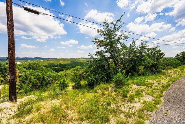 607 Lexington Pass, Canyon Lake, TX 78133