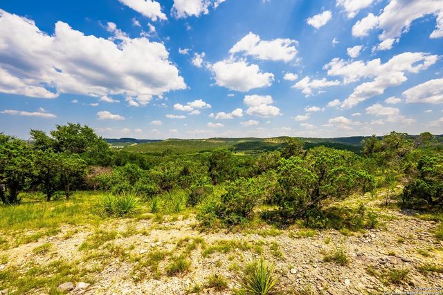 607 Lexington Pass, Canyon Lake, TX 78133