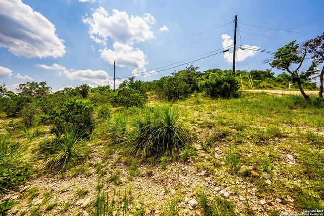 607 Lexington Pass, Canyon Lake, TX 78133