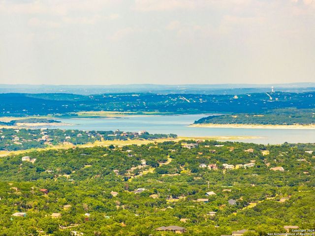 607 Lexington Pass, Canyon Lake, TX 78133