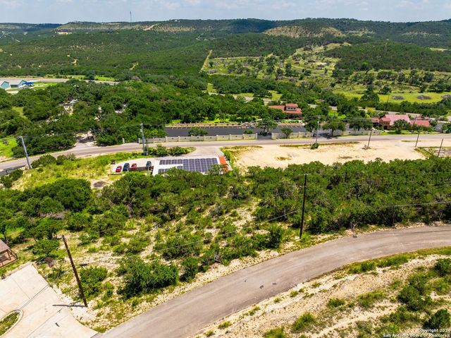607 Lexington Pass, Canyon Lake, TX 78133