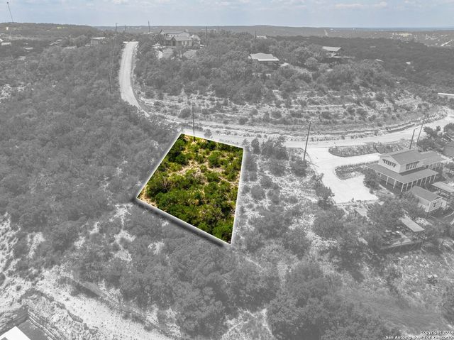 607 Lexington Pass, Canyon Lake, TX 78133