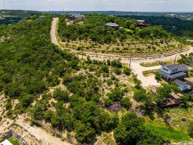 607 Lexington Pass, Canyon Lake, TX 78133