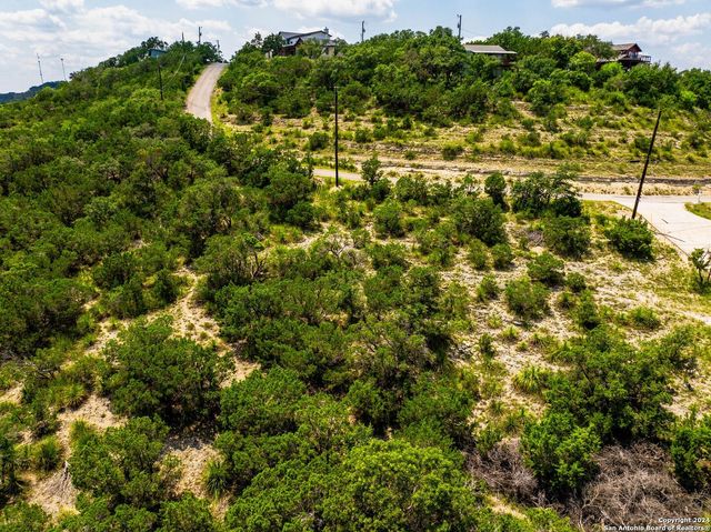 607 Lexington Pass, Canyon Lake, TX 78133