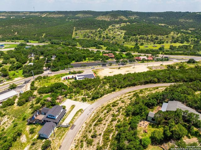 607 Lexington Pass, Canyon Lake, TX 78133