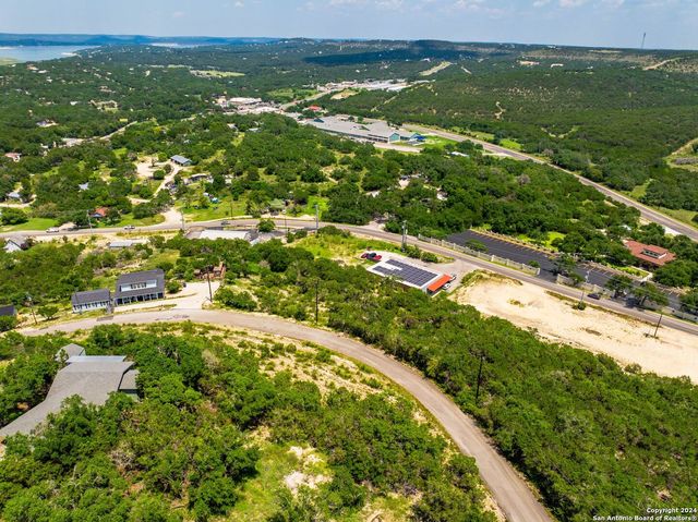 607 Lexington Pass, Canyon Lake, TX 78133
