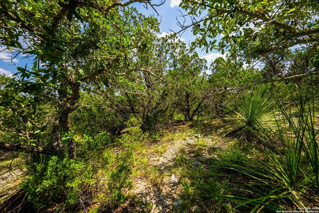 607 Lexington Pass, Canyon Lake, TX 78133