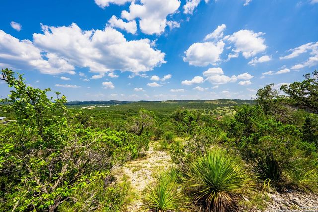 607 Lexington Pass, Canyon Lake, TX 78133