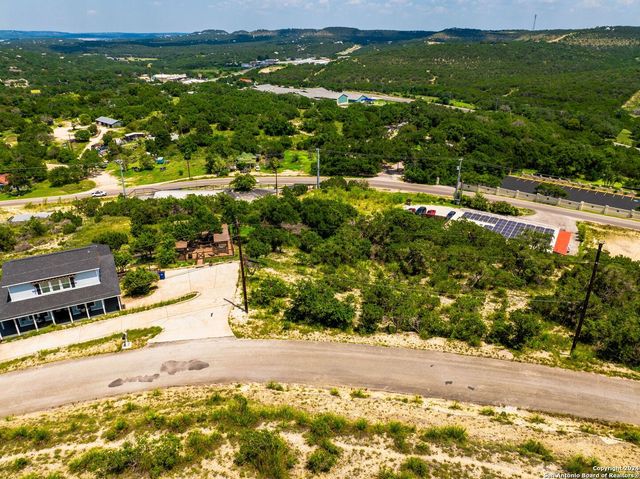 607 Lexington Pass, Canyon Lake, TX 78133