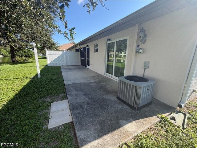 626 SE 13th PL, Cape Coral, FL 33990