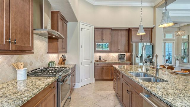 7975 MATERA COURT, Lakewood Ranch, FL 34202