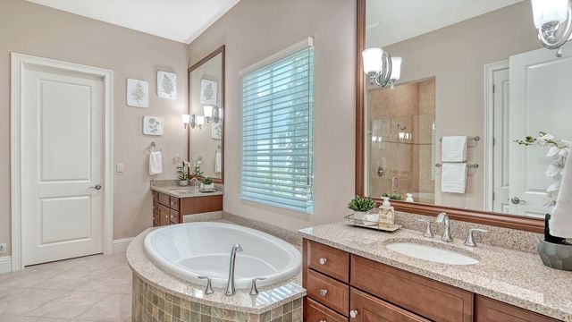 7975 MATERA COURT, Lakewood Ranch, FL 34202