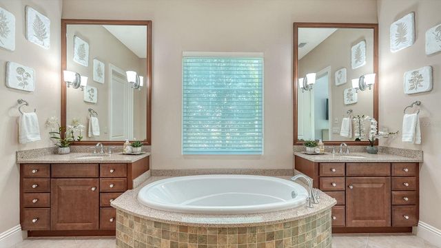 7975 MATERA COURT, Lakewood Ranch, FL 34202