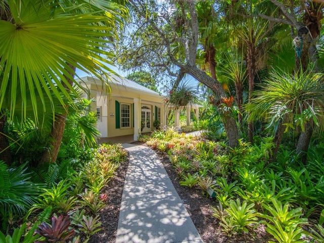 602 Gossamer Wing Way, Sebastian, FL 32958