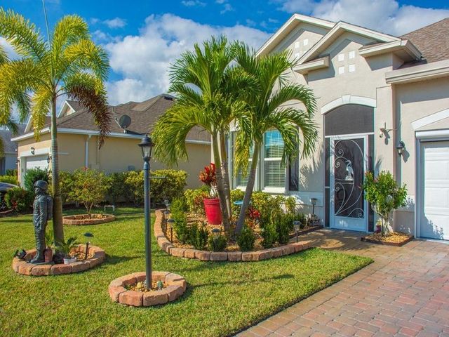 602 Gossamer Wing Way, Sebastian, FL 32958