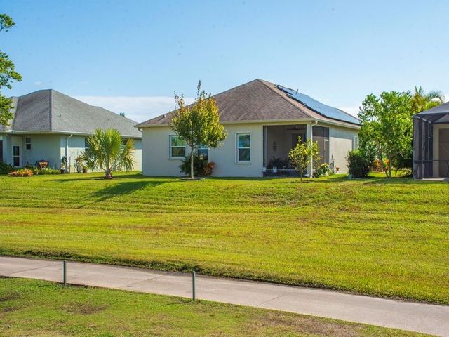 602 Gossamer Wing Way, Sebastian, FL 32958