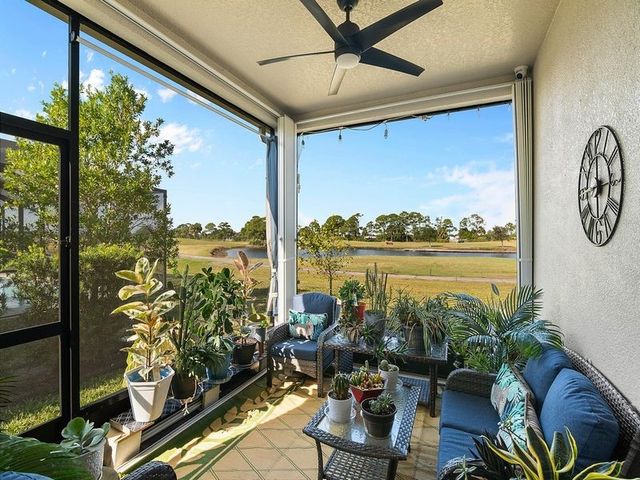 602 Gossamer Wing Way, Sebastian, FL 32958