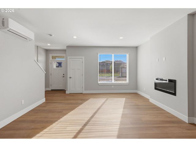 4011 Sw ROYAL Ave, Gresham, OR 97080