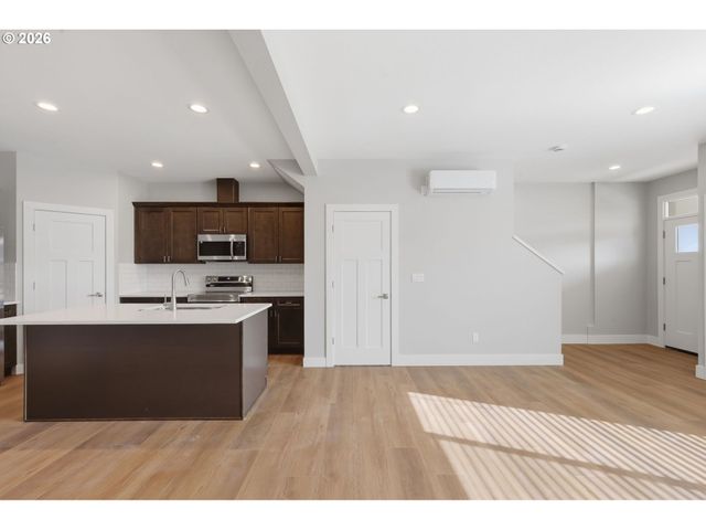 4011 Sw ROYAL Ave, Gresham, OR 97080