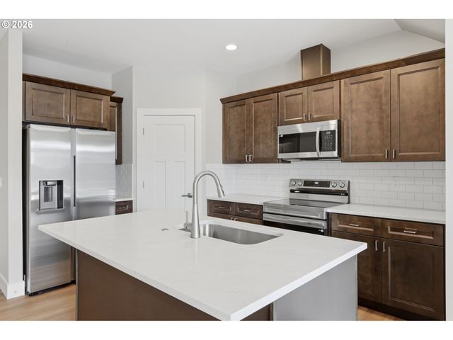 4011 Sw ROYAL Ave, Gresham, OR 97080