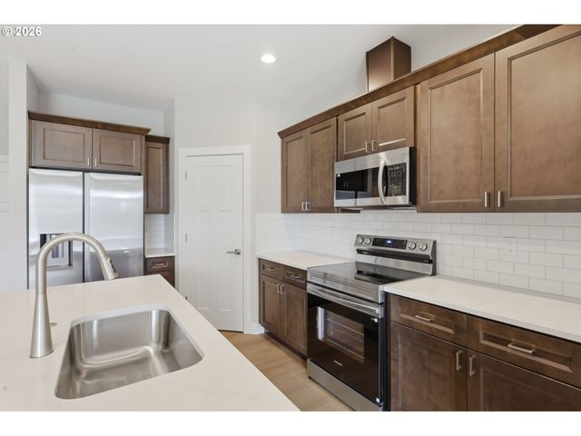 4011 Sw ROYAL Ave, Gresham, OR 97080