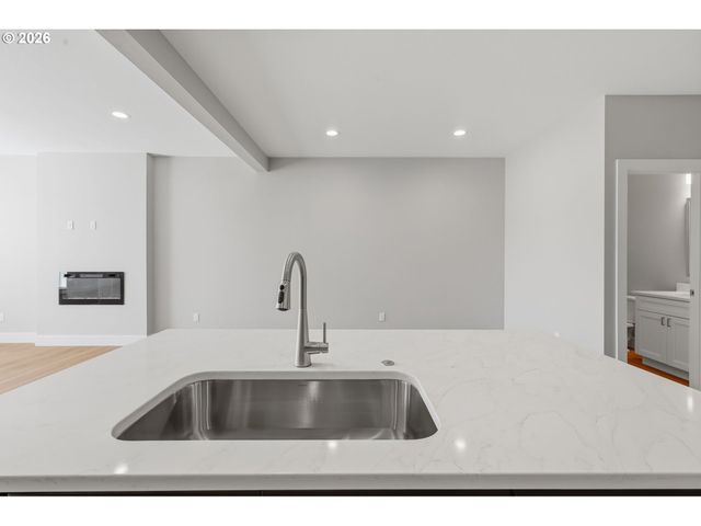 4011 Sw ROYAL Ave, Gresham, OR 97080