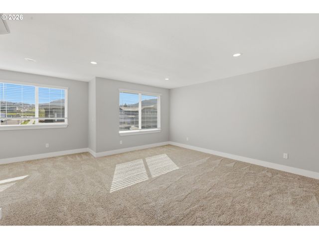 4011 Sw ROYAL Ave, Gresham, OR 97080