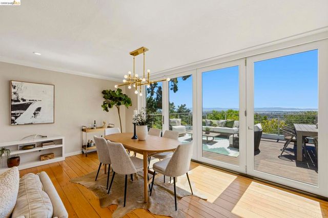 7307 Sunkist Drive, Oakland, CA 94605