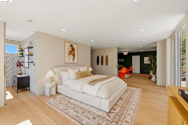 7307 Sunkist Drive, Oakland, CA 94605