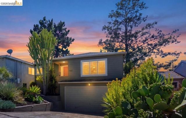 7307 Sunkist Drive, Oakland, CA 94605