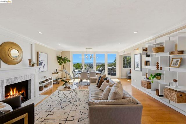 7307 Sunkist Drive, Oakland, CA 94605