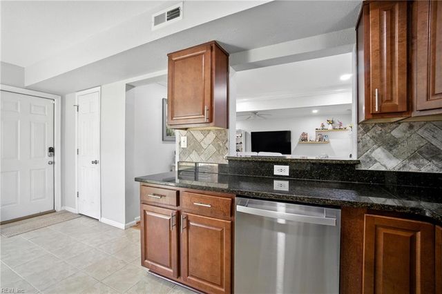 1953 Gravenhurst DR, Virginia Beach, VA 23464