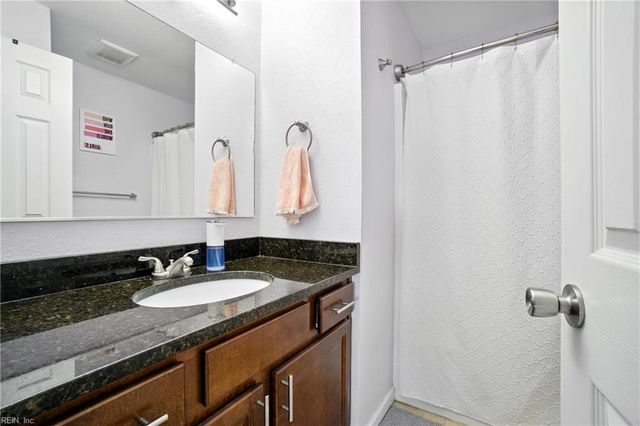 1953 Gravenhurst DR, Virginia Beach, VA 23464