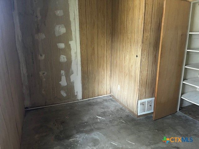 228 N Carroll Drive, Gatesville, TX 76528