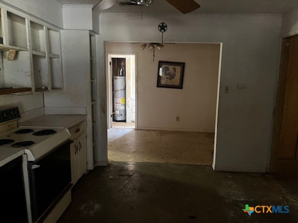 228 N Carroll Drive, Gatesville, TX 76528