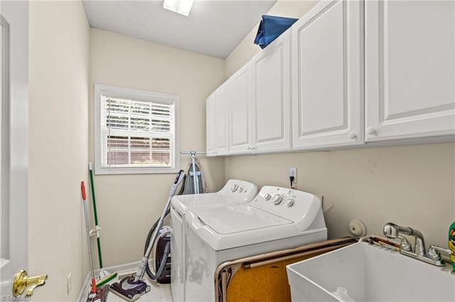 4354 Clovelly Drive, Greensboro, NC 27406