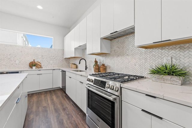 859 6TH AVENUE S, St Petersburg, FL 33701