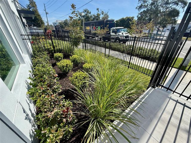 859 6TH AVENUE S, St Petersburg, FL 33701