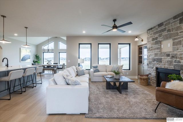 21907 Parkview Drive, Gretna, NE 68028
