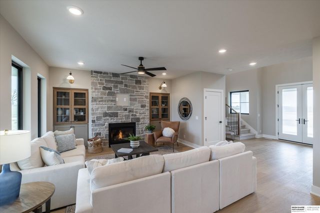 21907 Parkview Drive, Gretna, NE 68028