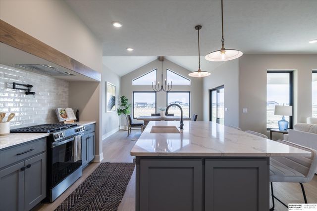 21907 Parkview Drive, Gretna, NE 68028