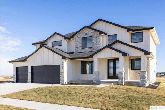 21907 Parkview Drive, Gretna, NE 68028