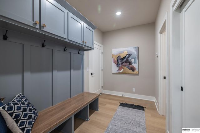 21907 Parkview Drive, Gretna, NE 68028