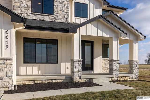21907 Parkview Drive, Gretna, NE 68028