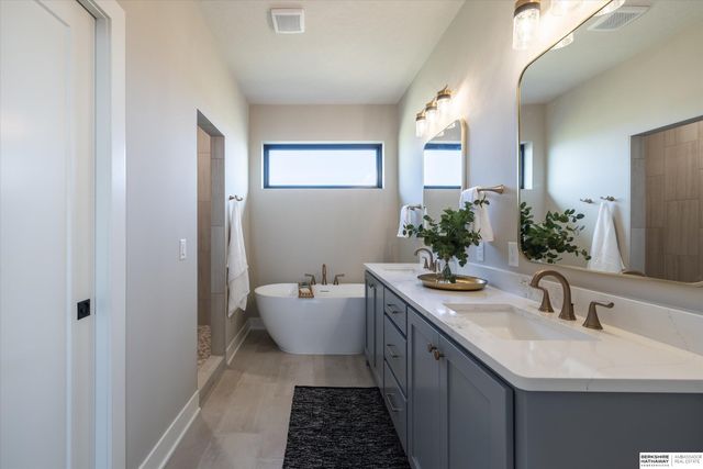 21907 Parkview Drive, Gretna, NE 68028