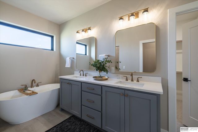 21907 Parkview Drive, Gretna, NE 68028