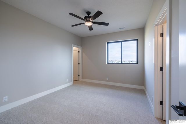 21907 Parkview Drive, Gretna, NE 68028