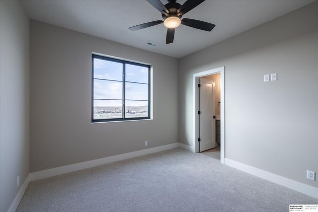 21907 Parkview Drive, Gretna, NE 68028