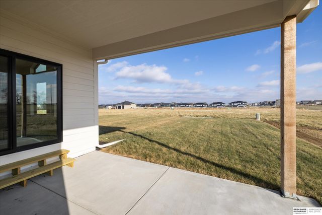 21907 Parkview Drive, Gretna, NE 68028