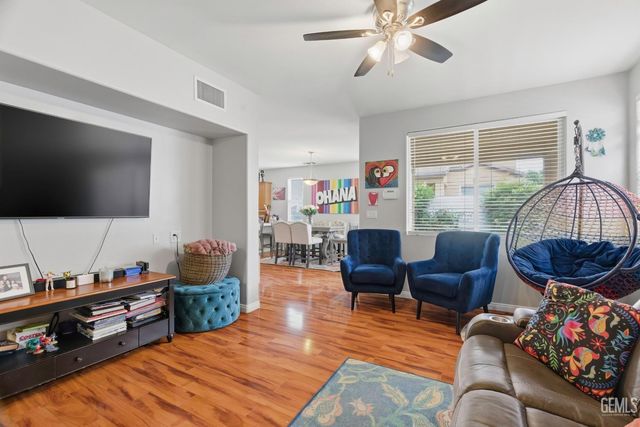 1808 New Riders Street, Bakersfield, CA 93311